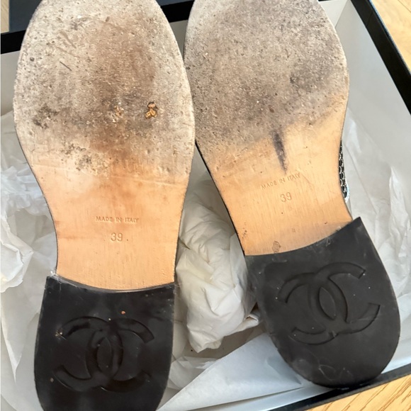 CHANEL Black and White Lace-Up Boots - Picture 5 of 10